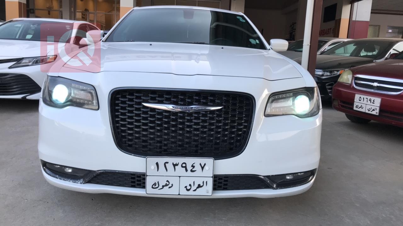 کرایسلەر 300